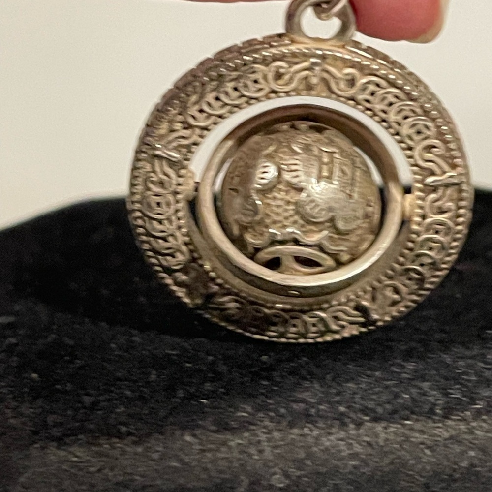 Buddhist Prayer Wheel Double Spinner Pendant - Picture 5 of 8